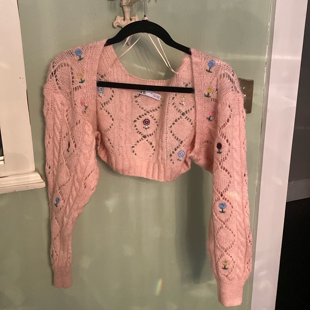 S- Pink flowered zara cropped sweater/shaul